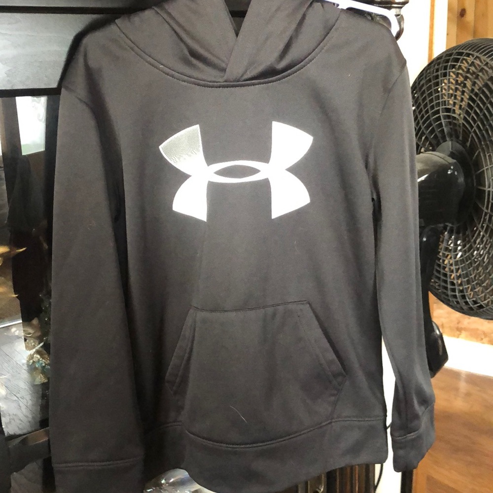 Boys Under Armour Sweatshirt.